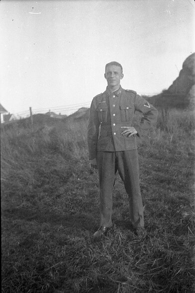1944_imRahmenDerKonpanie_002 null