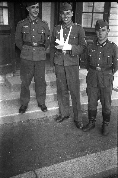 1944_imRahmenDerKonpanie_003 null