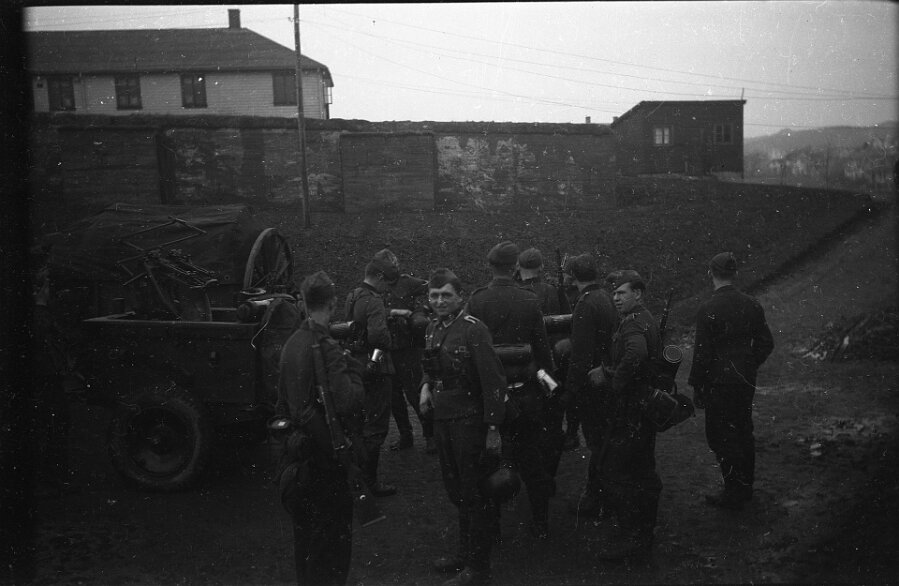 1944_imRahmenDerKonpanie_013 null