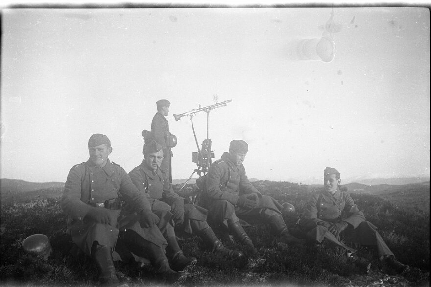 1944_imRahmenDerKonpanie_014 null