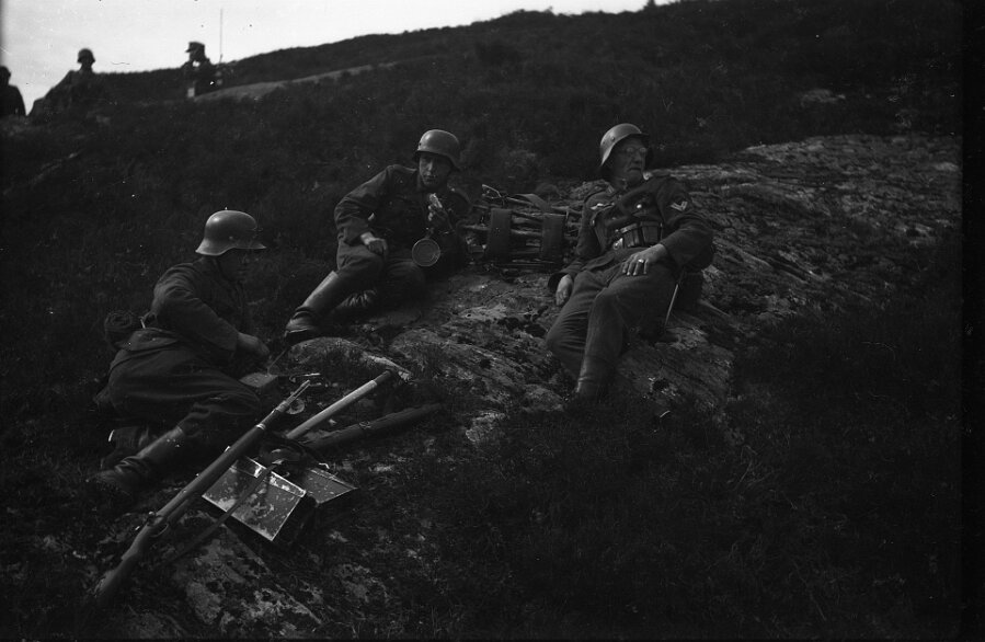 1944_imRahmenDerKonpanie_015 null